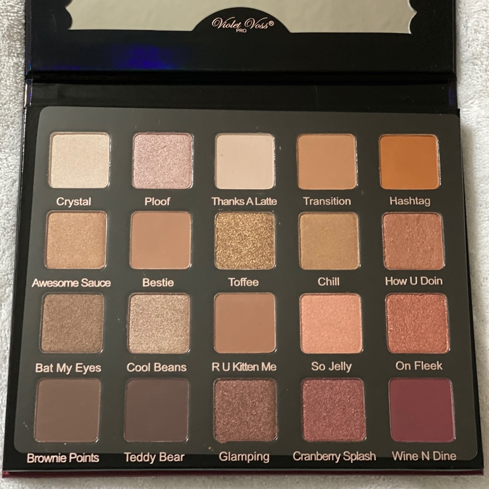 Violet Voss Pro Eye Shadow Palette